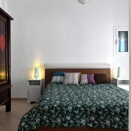 Bright Pounta House With Sea View Holiday home